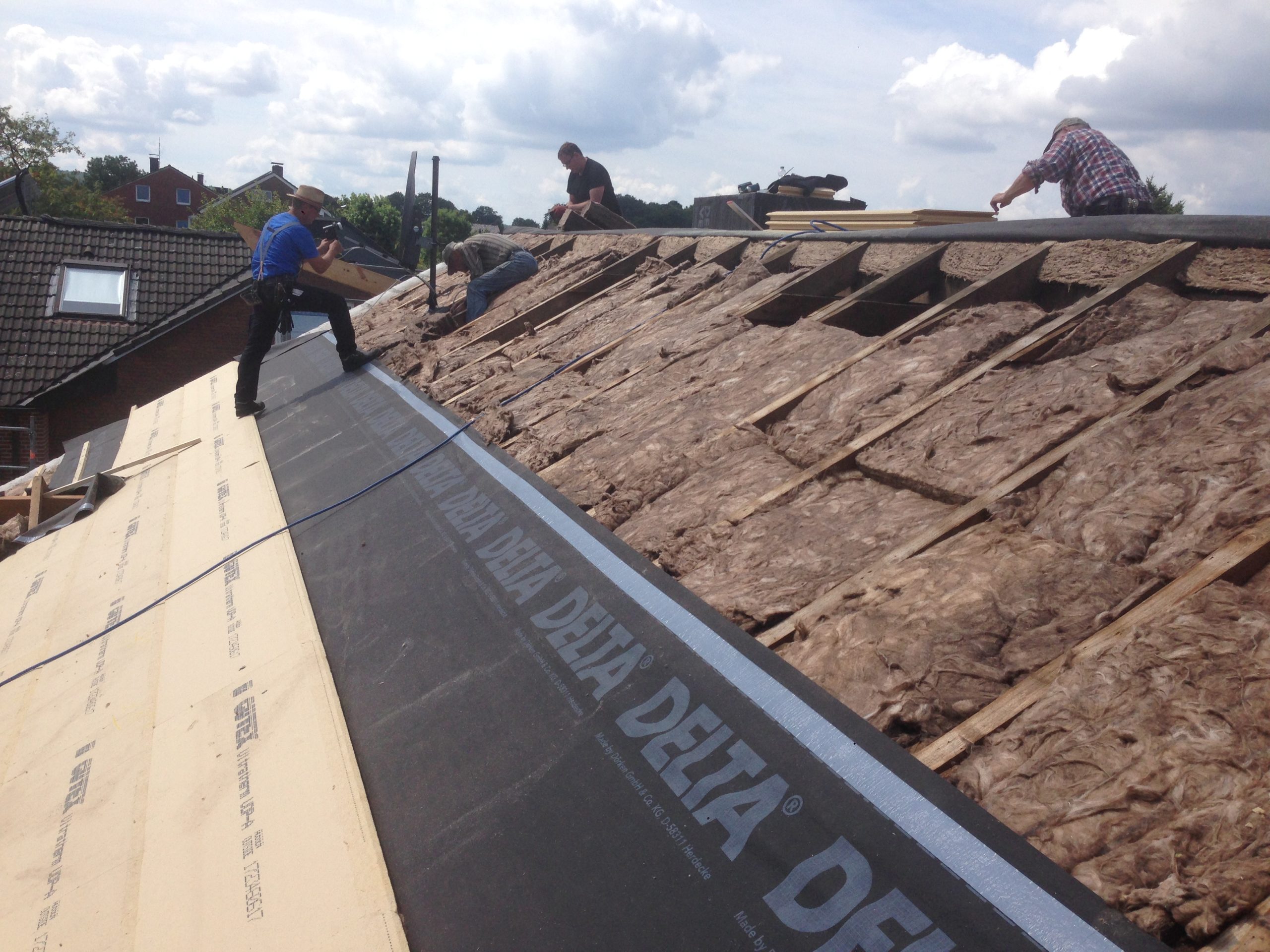 Dachsanierung Holzweichfaserplatte Gefachdämmung