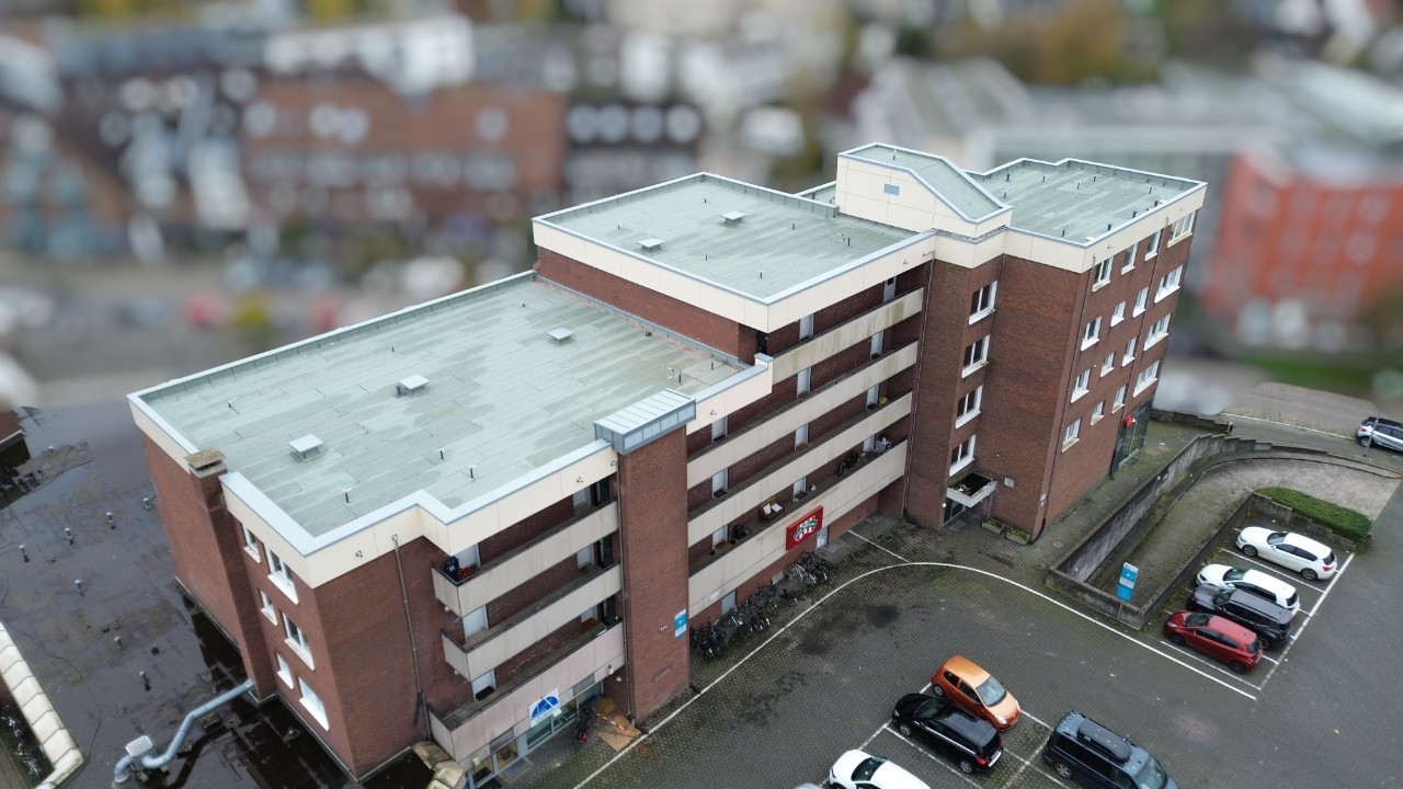 Flachdach, Schweißbahn, Fassade